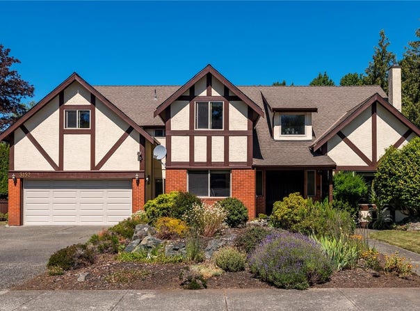 3152 Wessex Close, Oak Bay, British Columbia V8P 5N2
