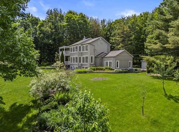 Rue Duquette, Magog, Quebec J1X6E6
