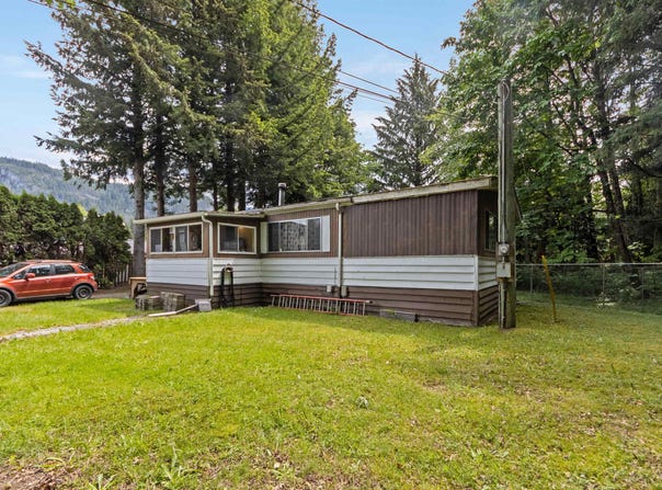 25 Bracken Parkway, Squamish, British Columbia V0N 1H0