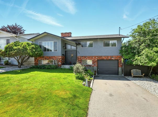 330 Pineview Road, Penticton, British Columbia V2A 7S1