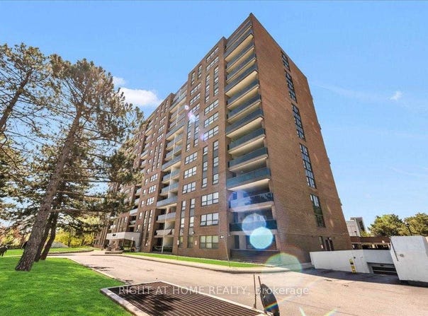 412 - 4 Lisa Street, Brampton, Ontario L6T4B6