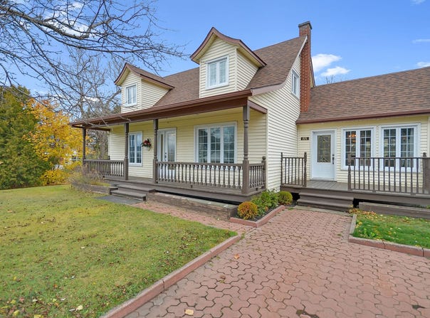 235 Av. Drewitt, Rimouski, Quebec G5M1L1