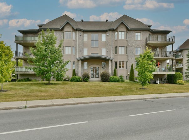 261 Place Harel, Sainte-Thérèse, QC J7E5W3, CA, Sainte-Thérèse, Quebec J7E5W3