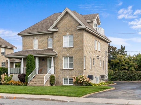 868 Rue des Marquises, Beloeil, Quebec J3G6V1