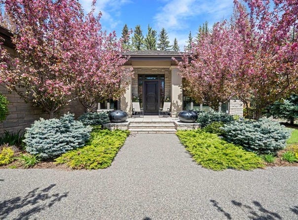 1020 Bel-Aire Drive, Calgary, Alberta T2V2B9