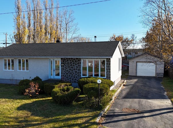 49 Rue des Sorbiers, Port-Cartier, QC G5B1T1, CA, Port-Cartier, Quebec G5B1T1