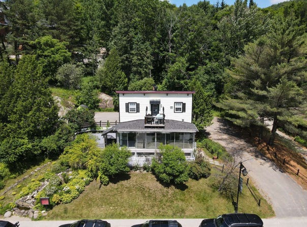 1926 Ch. du Village, Mont-Tremblant, Quebec J8E 1K4