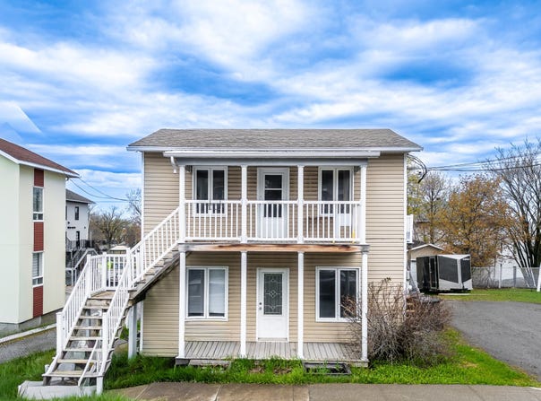 30-32 Rue Notre-Dame E., Rimouski, Quebec G5L1Z3