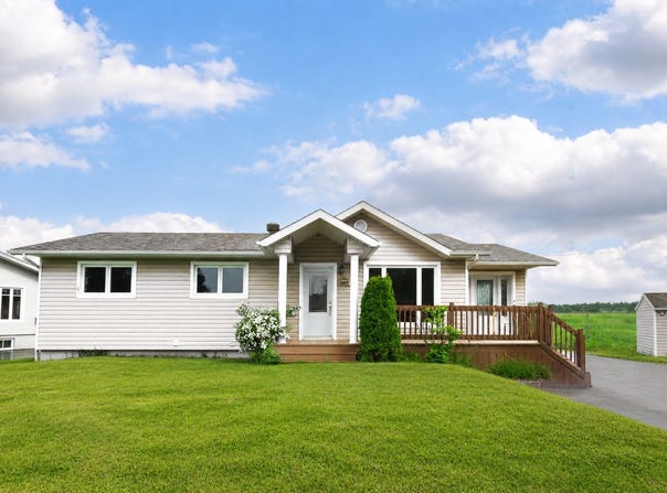 697 Rue du Commandant, Rimouski, Quebec G5L7Y1