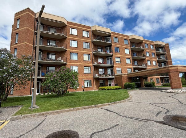 1900 Rue des Roitelets, Chicoutimi, Quebec G7H7P7