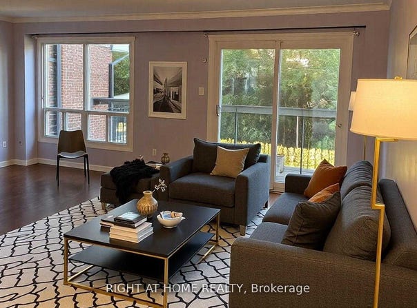 104 Farm Greenway, Toronto, Ontario M3A3M2