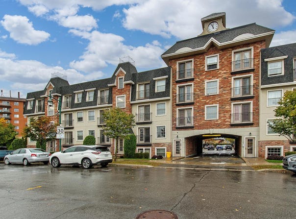 101 Rue des Pianos, Sainte-Thérèse, Quebec J7E5W7