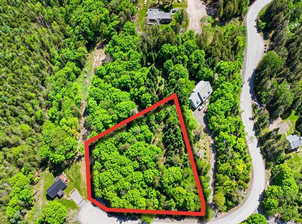 Ch. du Bel-Air, Saint-Sauveur, Quebec J0R 1R7
