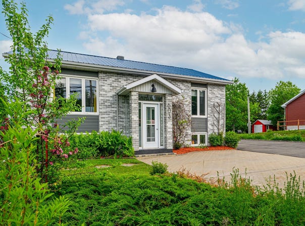 603 Av. du Sanatorium, Mont-Joli, Quebec G5H1V6