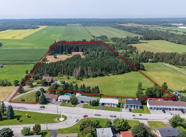 408-410 Rue Principale O., Saint-Anaclet-de-Lessard, QC G0K1H0, CA, Saint-Anaclet-de-Lessard, Quebec G0K1H0