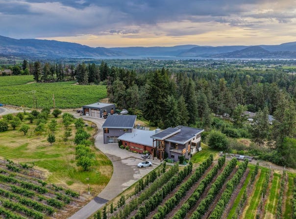 3194 Dunster Road, Kelowna, British Columbia V1W 4H4