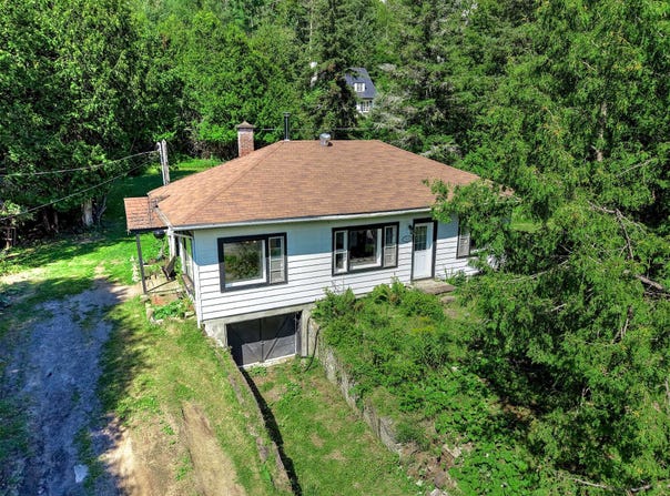 105 Ch. du Village, Morin-Heights, Quebec J0R1H0