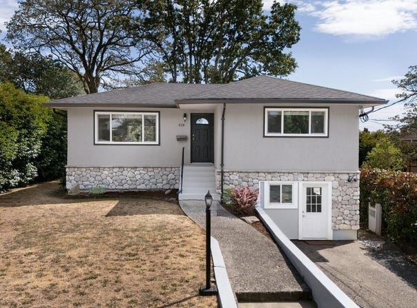 915 Leslie Dr, Saanich, British Columbia V8X2Y6