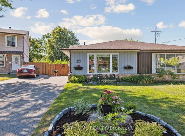 403 Chandos Court, Oshawa, Ontario L1J6R1