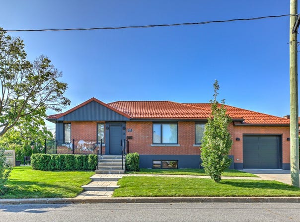 275 Rue Tait, Saint-Laurent, QC H4M2K4, CA, Saint-Laurent, Quebec H4M2K4