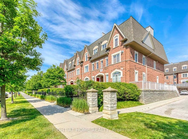 8 - 605 Shoreline Drive, Mississauga, Ontario L5B4K3
