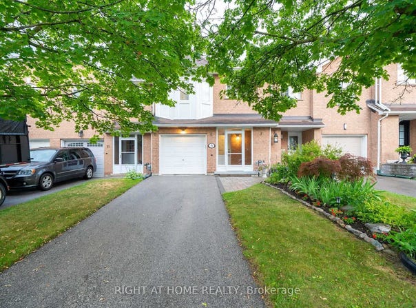 9 Royal Cedar Court, East Gwillimbury, Ontario L9N1R7