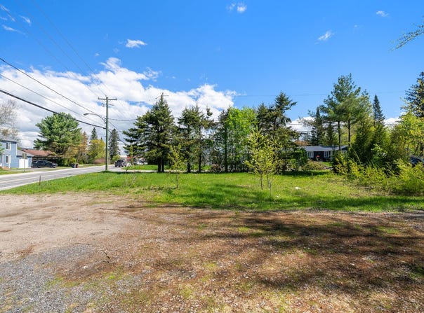 428 Boul. Jacques-Cartier, Shannon, QC G3S1G4, CA, Shannon, Quebec G3S1G4
