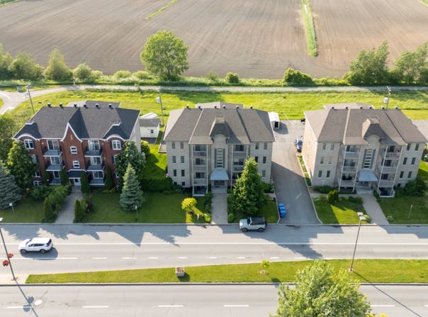 719 Boul. le Bourg-Neuf, Le Gardeur, QC J5Z5G6, CA, Le Gardeur, Quebec J5Z5G6
