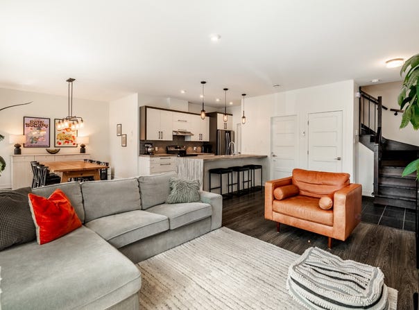 1302 Rue La Salle, Longueuil (Le Vieux-Longueuil), Quebec J4K 0B8