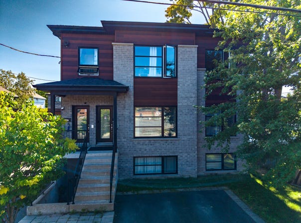 1640-1644 Rue Georges, Saint-Hubert, Quebec J4T1V9