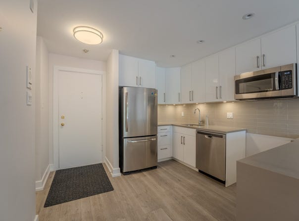 9 Boul. Lacombe, Le Gardeur, QC J5Z1R3, CA, Le Gardeur, Quebec J5Z1R3