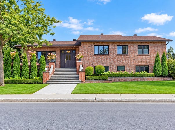 2 Rue Fallbrook, Hampstead, Quebec H3X3W7