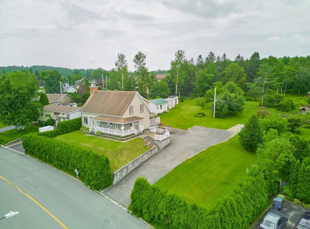 872 Rue De Quen, Chicoutimi, QC G7J4B8, CA, Chicoutimi, Quebec G7J4B8