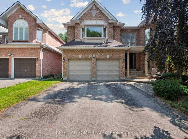 100 Carlyle Crescent, Aurora, Ontario L4G6P7