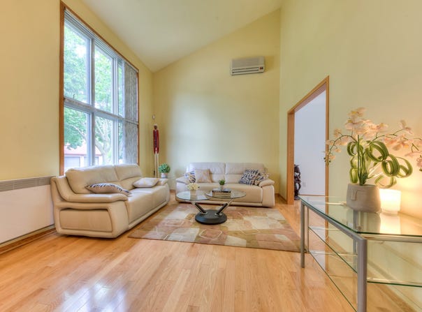 94 Rue Denault, Kirkland, QC H9J3X3, CA, Kirkland, Quebec H9J3X3