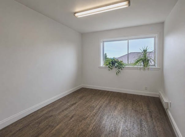 100 Rue Morin, Sainte-Adèle, Quebec J8B2P7