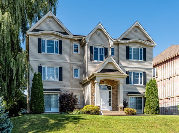 80 Tsse Hétu, Lavaltrie, Quebec J5T1G1