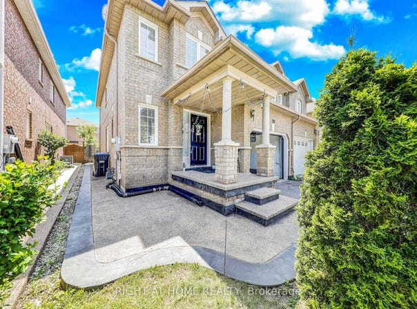 28 Cedarvalley Boulevard, Brampton, Ontario L7A2C2