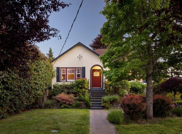 2535 Dalhousie St, Oak Bay, British Columbia V8R 2H8