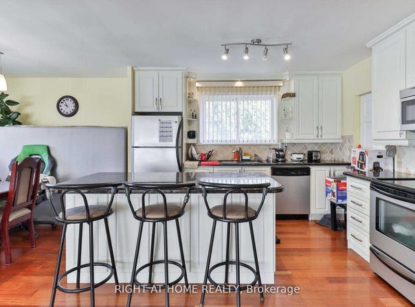 Main - 2 Greenland Road, Toronto, Ontario M3C1N2