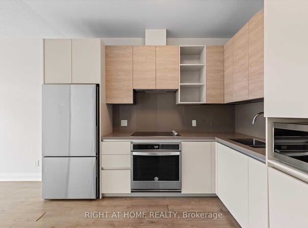 809 - 396 Highway 7 E, Richmond Hill, Ontario L4B0G7