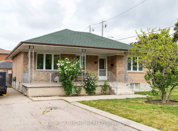 22 Pleasant Home Boulevard, Toronto, Ontario M3M2B5