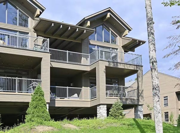 3010 Allée du Valais 101, Mont-Tremblant, Quebec J8E 1C6