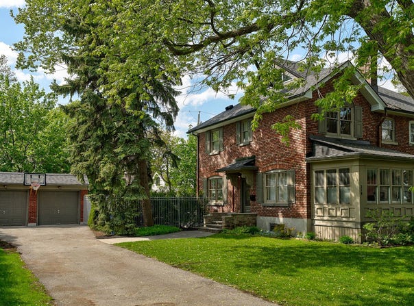 319 Av. Monmouth, Mont-Royal, Quebec H3P 2B3