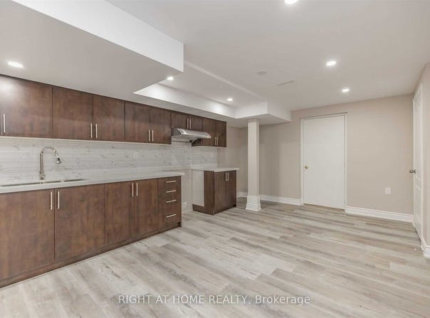BSMT - 99 Masters Green Crescent, Brampton, Ontario L7A3K3