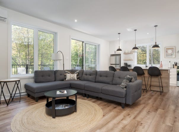 112 Ch. des Chênes, Amherst, Quebec J0T 2L0