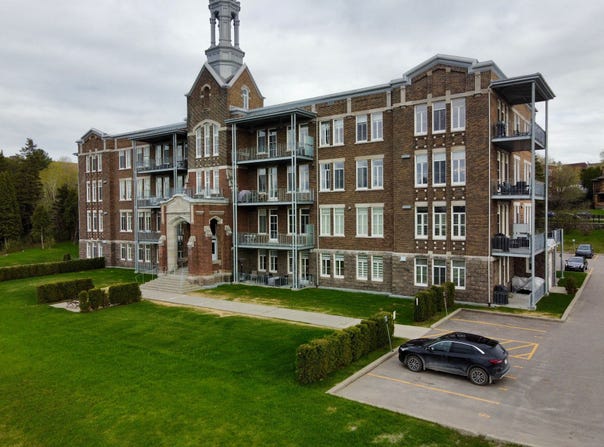 225 Rue du Séminaire, Chicoutimi, QC G7H4J2, CA, Chicoutimi, Quebec G7H4J2