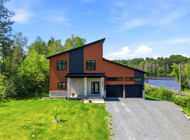 901 Prom. du Lac, Cowansville, Quebec J2K3X6