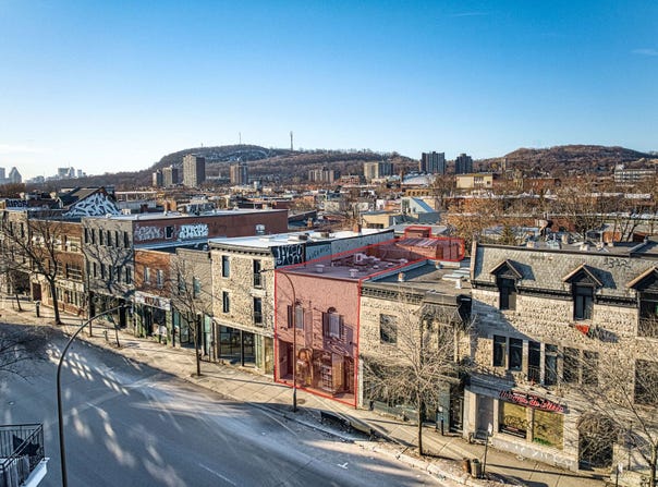 5270 5272 Boul. St-Laurent, Montréal (Le Plateau-Mont-Royal), Quebec H2T 1S1