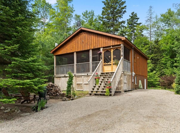 141 Canyon Point Road, Vaughan, Nova Scotia B0N 2T0